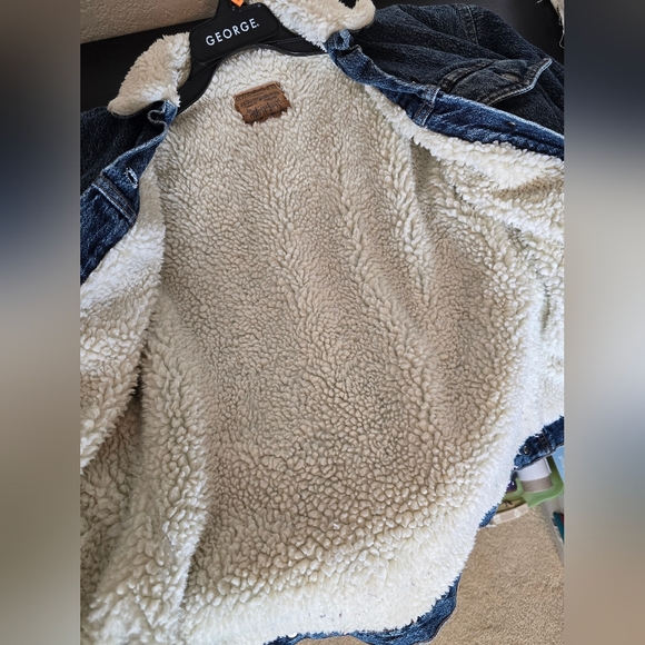 Vintage Levis Denim Sherpa Lined Trucker Jacket - Picture 6 of 8